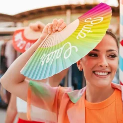 Abanico para haters del calor que brilla en la oscuridad