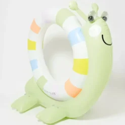 Aspersor hinchable gigante en forma de caracol