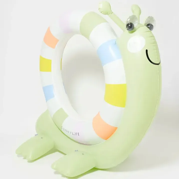 Aspersor hinchable gigante en forma de caracol