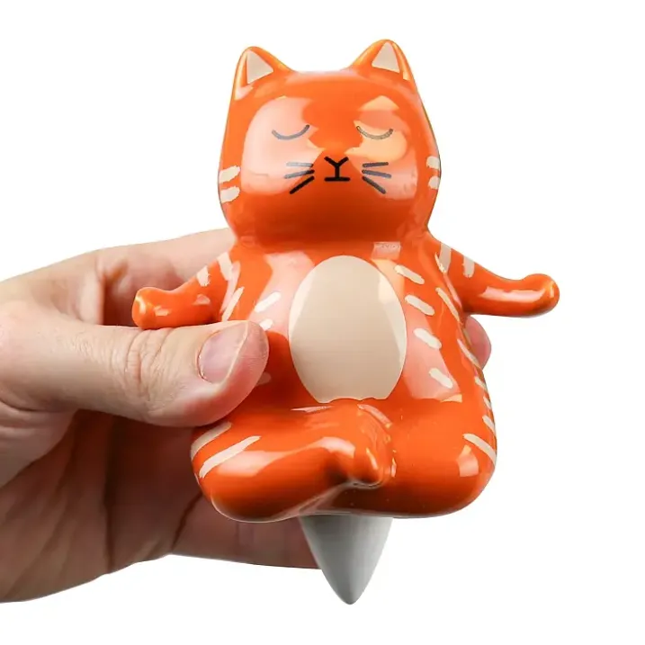 Autorriego en forma de gato yogui
