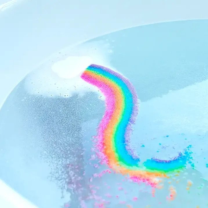 Bombas de baño arcoíris con formas
