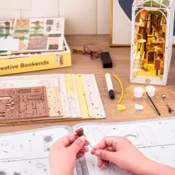 Book Nook: Kit para construir un sujetalibros de madera 3D