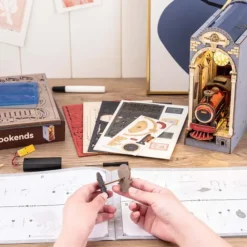 Book Nook: Kit para construir un sujetalibros de madera 3D