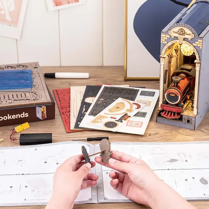 Book Nook: Kit para construir un sujetalibros de madera 3D