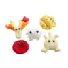 Caja con mini peluches de células sanguíneas