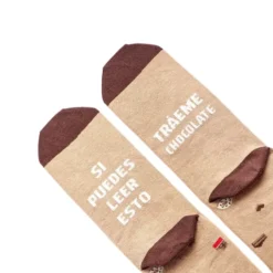 Calcetines con mensaje: Si puedes leer esto tráeme chocolate