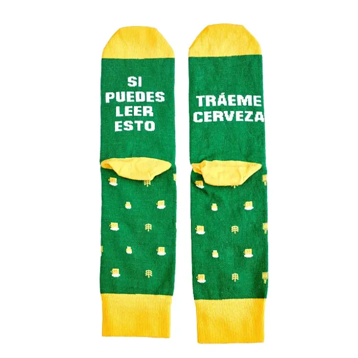 Calcetines con mensaje: Si puedes leer esto tráeme cerveza