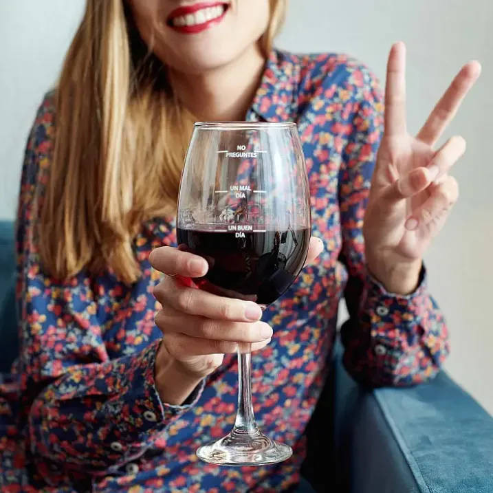 Copa de vino con estados de ánimo ¿Qué tal tu día?