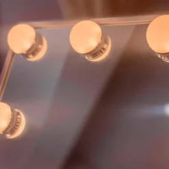 Espejo con luz LED estilo Hollywood