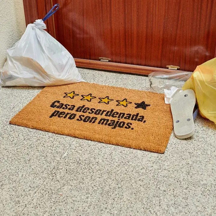 Felpudo original Casa desordenada, pero son majos