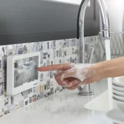 Funda impermeable de pared para el móvil