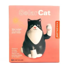 Gato solar que mueve la pata