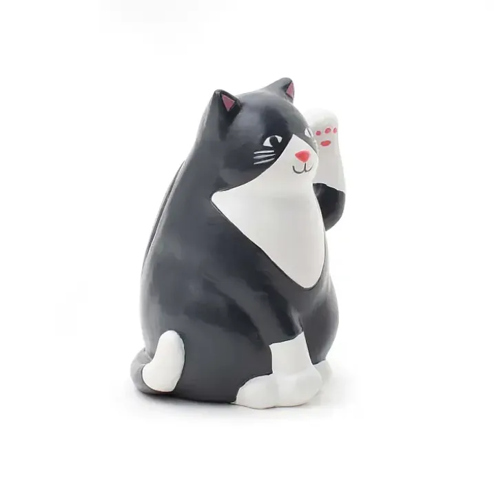 Gato solar que mueve la pata