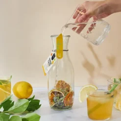 Jarra para preparar agua infusionada