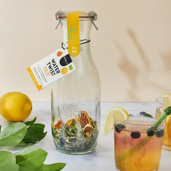 Jarra para preparar agua infusionada