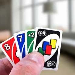 Juego de cartas UNO en miniatura