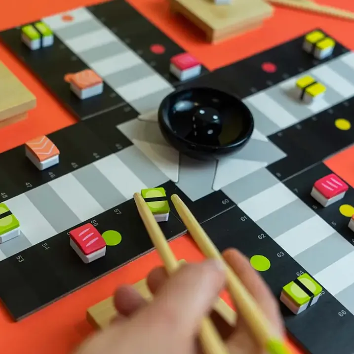 Juego de parchís en forma de sushi