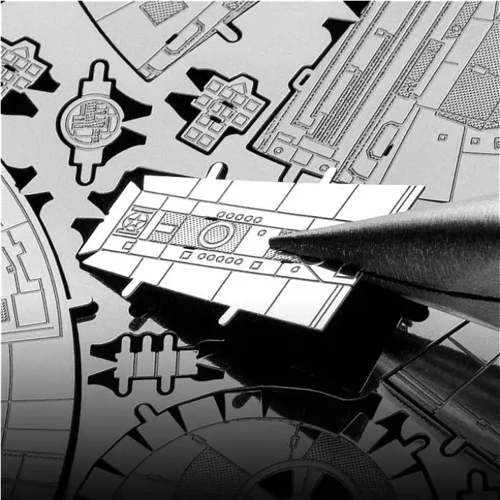 Kit de construcción 3D de Metal Earth: Halcón milenario de Star Wars