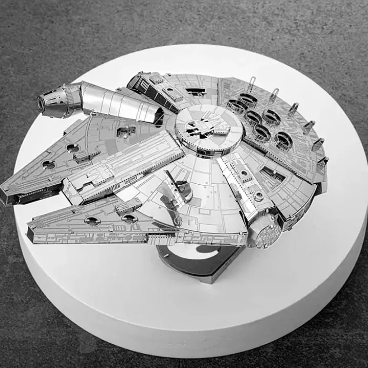 Kit de construcción 3D de Metal Earth: Halcón milenario de Star Wars