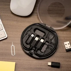 Kit de viaje con accesorios para el móvil