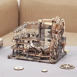 Kit para construir un circuito de canicas