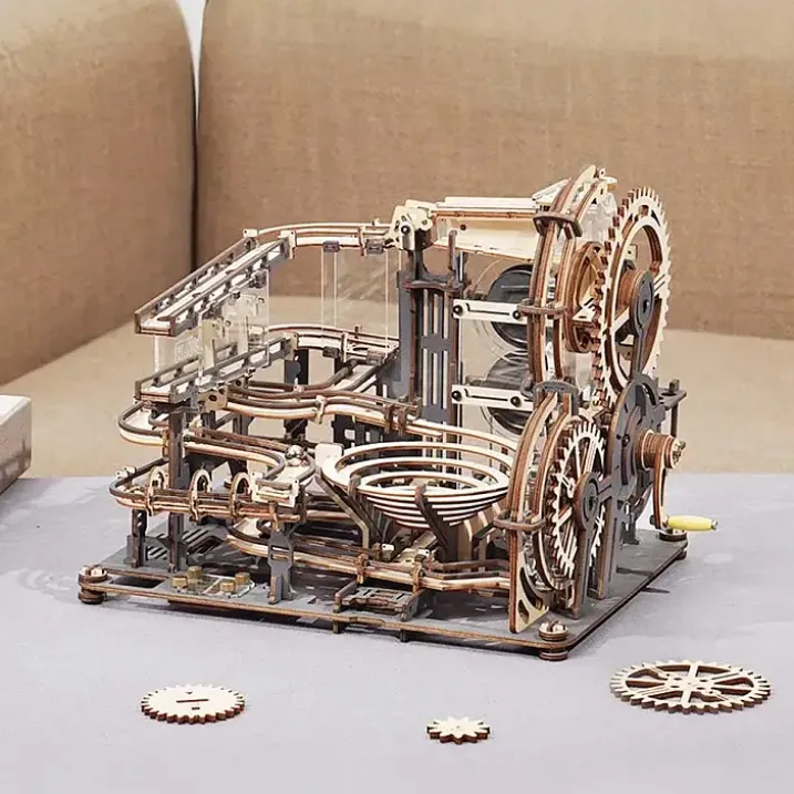 Kit para construir un circuito de canicas