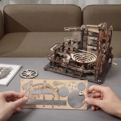 Kit para construir un circuito de canicas