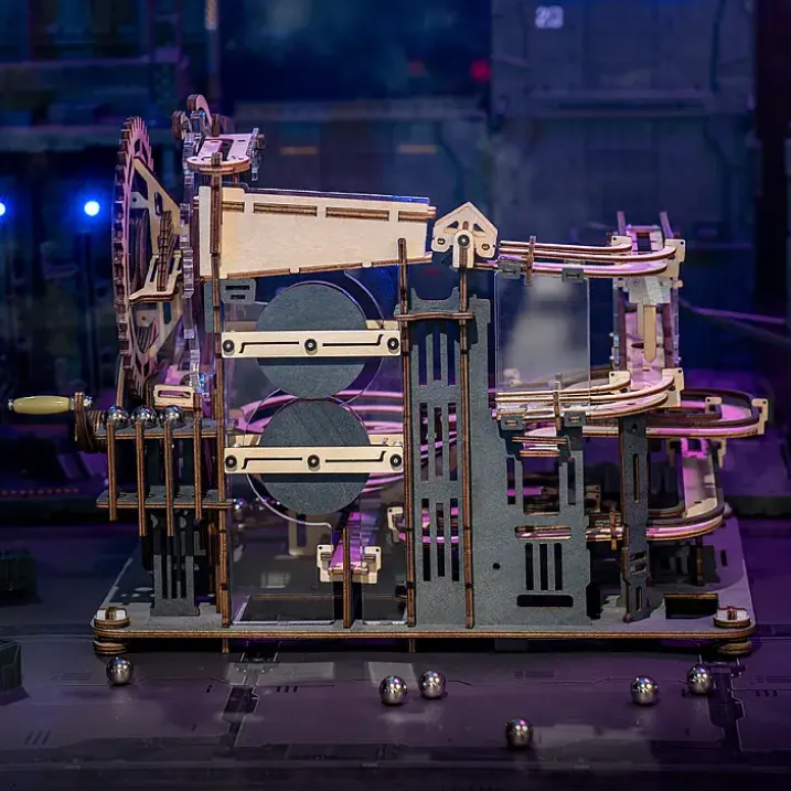 Kit para construir un circuito de canicas