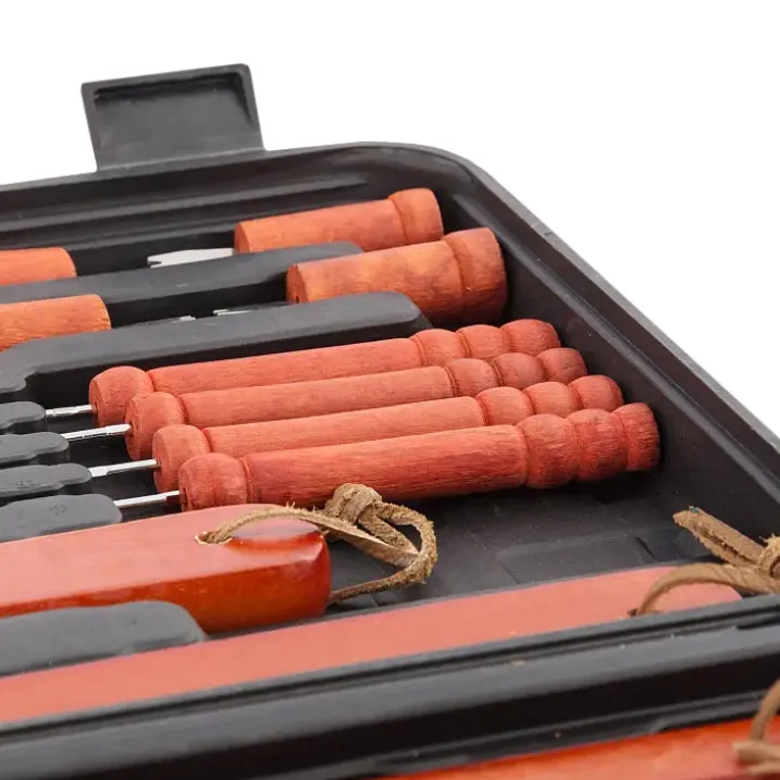 Maletín con 18 accesorios para barbacoas