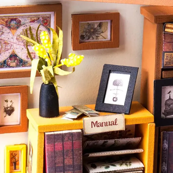 Maqueta de librería en miniatura para construir uno mismo