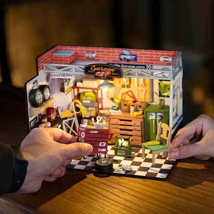 Maqueta de taller mecánico para montar uno mismo