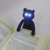 Marcapáginas con luz de lectura en forma de gato