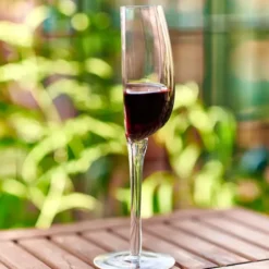 Media copa de vino Half Full