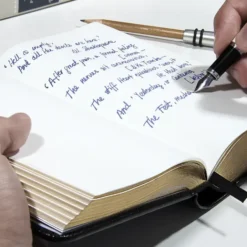My Bible: el cuaderno de 1.280 páginas