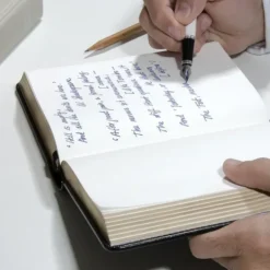 My Bible: el cuaderno de 1.280 páginas