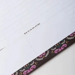 Organizador semanal con diseño místico