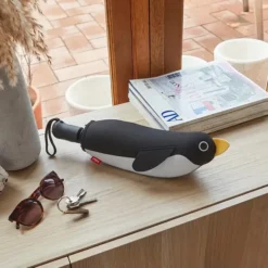 Paraguas automático con funda en forma de pingüino