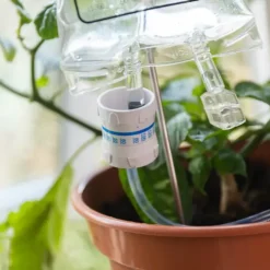Plant life support: el autorriego para macetas más original