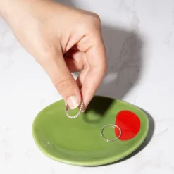 Platito en forma de aceituna