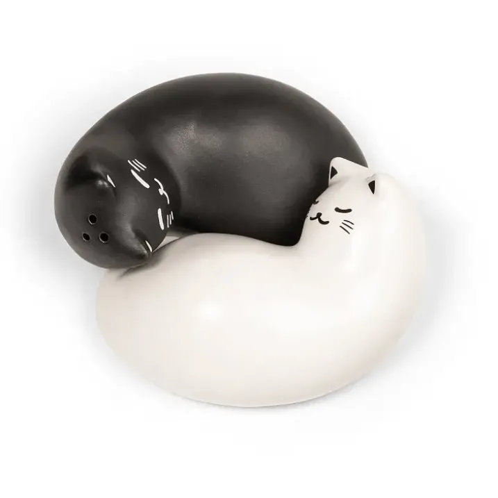 Salero y pimentero con forma de gatos ying y yang