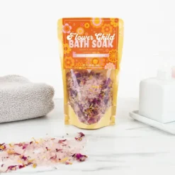Sales de baño con flores secas