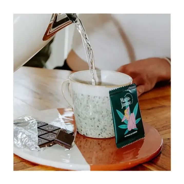 Selección de tés e infusiones con CBD