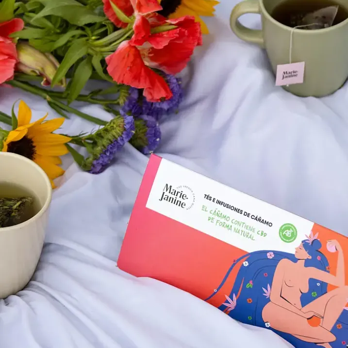 Selección de tés e infusiones con CBD