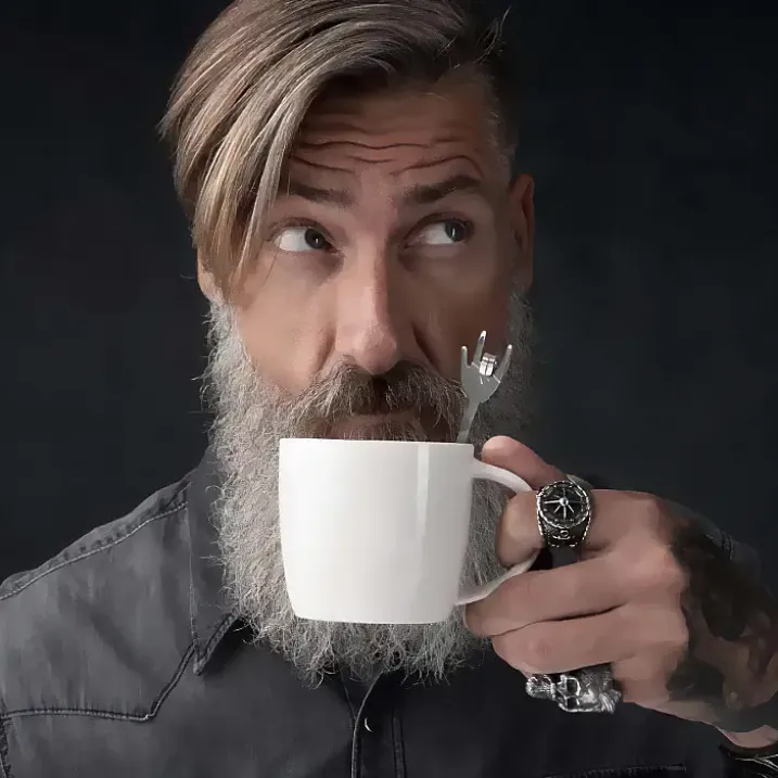 Set de 4 cucharas de café con forma de manos rockeras