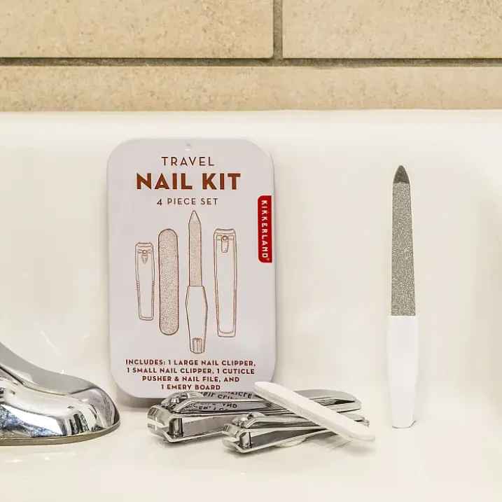 Set de manicura para viajes en estuche metálico