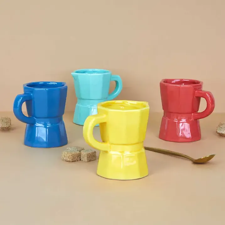Set de tazas de café con forma de cafetera