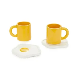 Set de 2 tazas de café con platito en forma de huevo frito