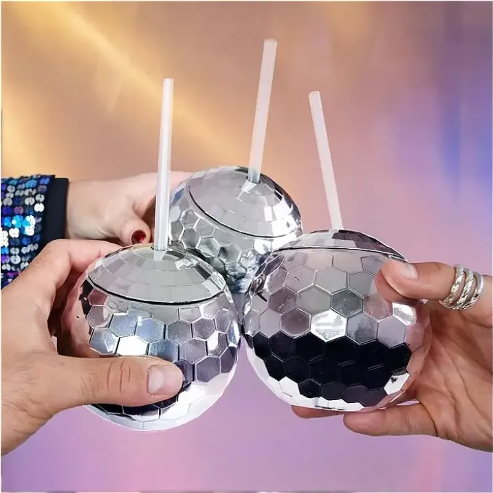 Set de 3 vasos en forma de bola disco