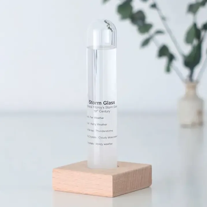 Storm Glass, el predictor del tiempo de cristal en forma de tubo