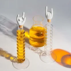 Tapón de botella en forma de manos